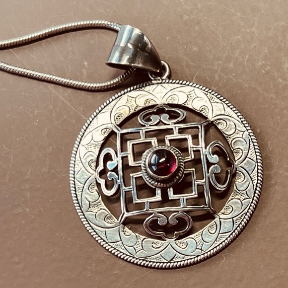 Garnet and Sterling silver Asian abstract design pendant necklace - Picture 2 of 5